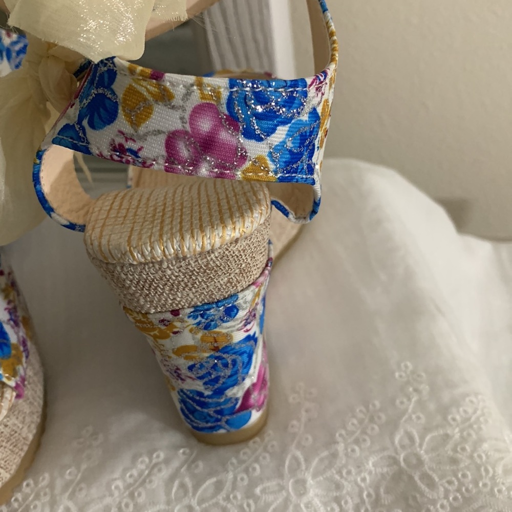 Pair Of Multicolored Platforms With Bows. - image 5